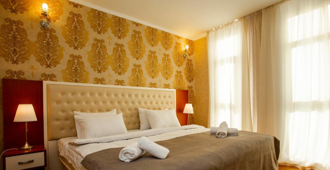 Holiday Lux Tower Batumi Bagian luar foto